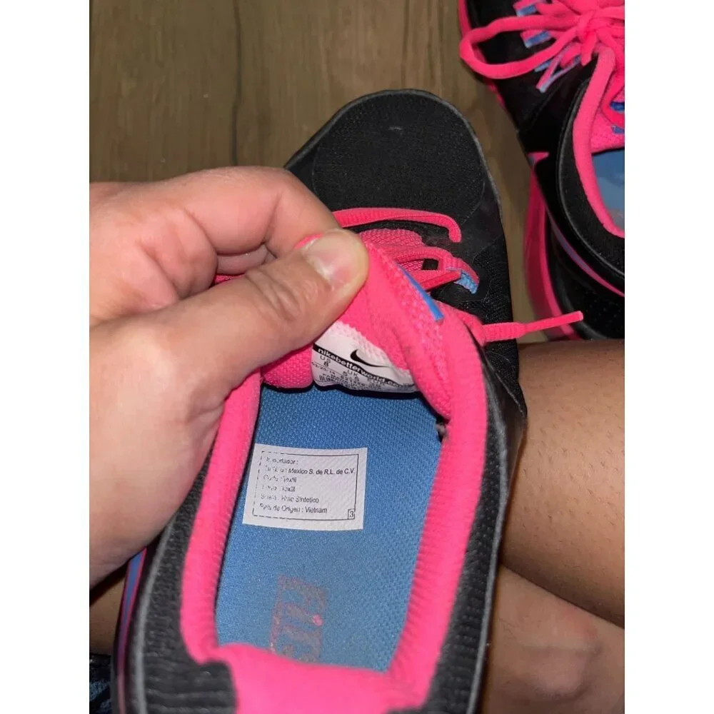 Nike Womens Black & Pink Running Shoes Size 8